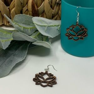Flower cutout wooden earrings